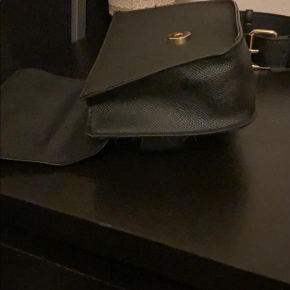 Black belt purse - Picture 3 of 5